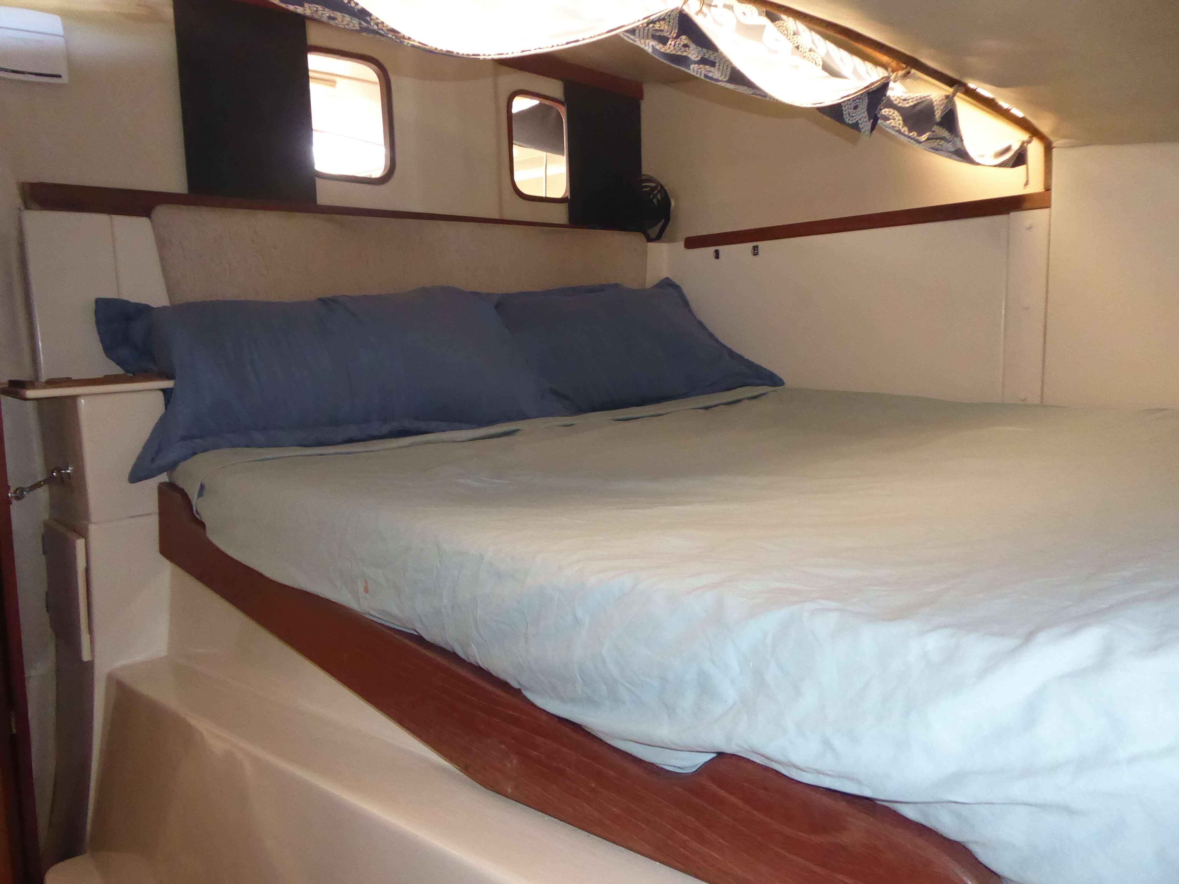 Used Sail Catamaran for Sale 2010 Gemini 105Mc Layout & Accommodations